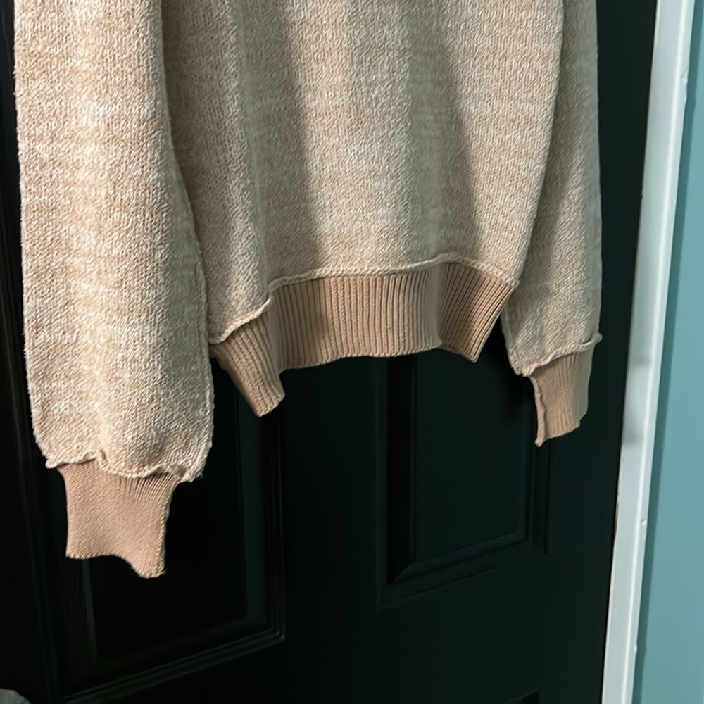 NEW Women's Pink Sweater Size Large - Picture 3 of 5